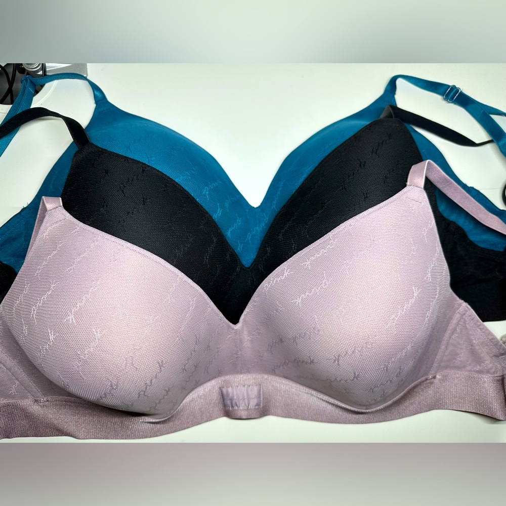Victoria’s Secret PINK Bras 34DD